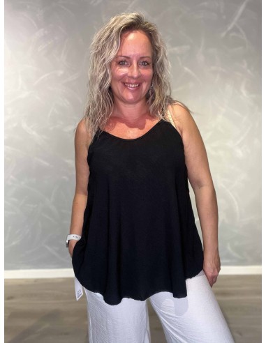Sort top i 95% polyester og 5% elastan med tynde stropper – TIPPY Collection TIPPY