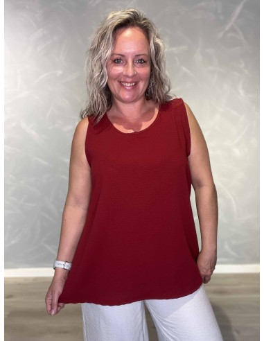 Bordeaux top i 95% polyester og 5% elastan med brede stropper – TIPPY Collection TIPPY