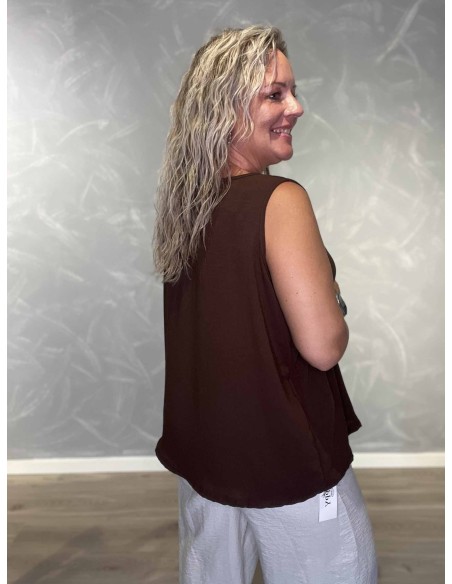 Bagside af brun top til kvinder – TIPPY