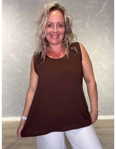 Brun top i 95% polyester og 5% elastan med brede stropper – TIPPY Collection TIPPY