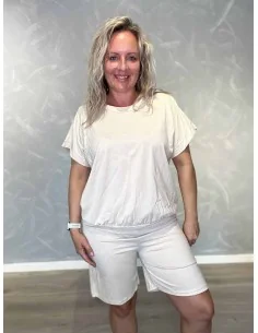 Sand sæt i 95% bomuld og 5% elastan med løs bluse og shorts – TIPPY Collection TIPPY