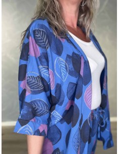 Blå sæt i bomuld med cardigan, shorts og bladprint – TIPPY Collection 2