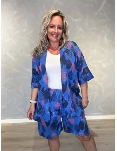 Blå sæt i bomuld med cardigan, shorts og bladprint – TIPPY Collection