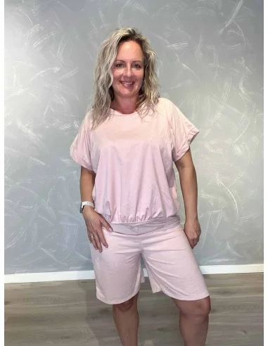Rosa sæt i 95% bomuld og 5% elastan med løs bluse og shorts – TIPPY Collection TIPPY