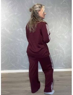 Bordeaux blazersæt i 55% bomuld og 45% polyester med 3 kontraststriber og vide bukser – TIPPY Collection TIPPY 2