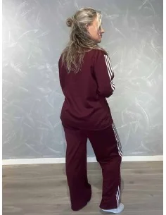 Bordeaux blazersæt i 55% bomuld og 45% polyester med 3 kontraststriber og vide bukser – TIPPY Collection TIPPY 2