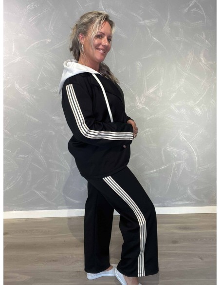Nærbillede af stribedetaljer på polyester og viskose blazersæt – TIPPY