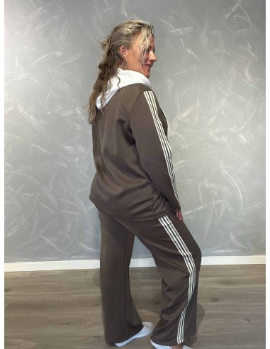 Bagside af taupe blazersæt til kvinder – TIPPY
