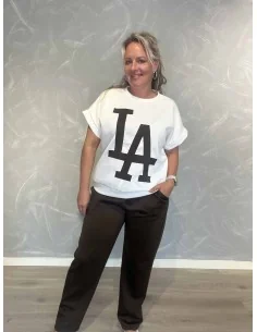 Brunt sweatsæt i 50% polyester, 45% viskose og 5% elastan med stort LA-logo og korte ærmer – TIPPY Collection TIPPY