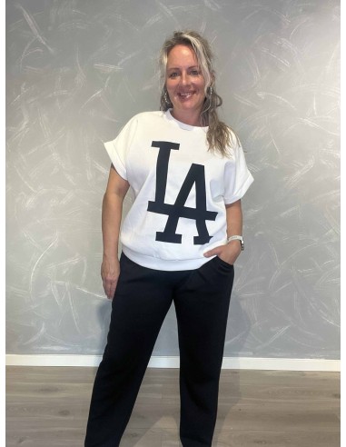 Sort sweatsæt i 50% polyester, 45% viskose og 5% elastan med stort LA-logo og korte ærmer – TIPPY Collection TIPPY
