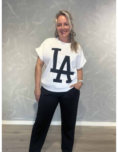 Sort sweatsæt i 50% polyester, 45% viskose og 5% elastan med stort LA-logo og korte ærmer – TIPPY Collection TIPPY