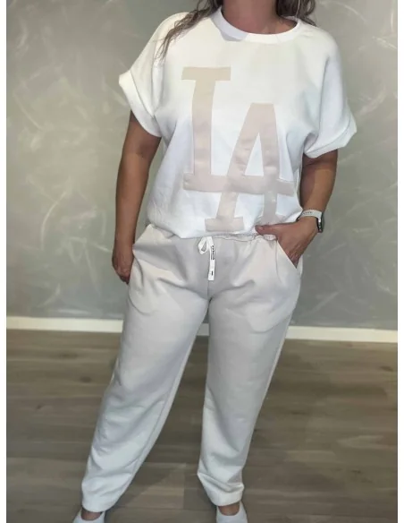 Stort LA-logo på sand sweatsæt – TIPPY