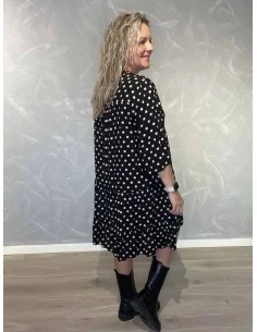 Sort kjole i 100% viskose med prikker og flæsedetaljer – TIPPY Italian Select TIPPY 2
