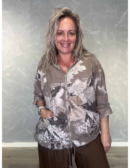 Taupe let jakke i 100% bomuld med blomsterprint og hætte – TIPPY Collection TIPPY