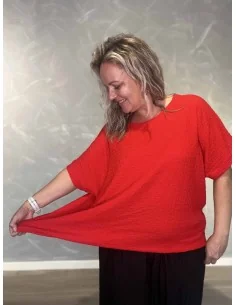 Rød bluse i 95% viskose og 5% elastan med struktur og elastik i bund – TIPPY Collection TIPPY 2