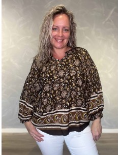 Brun bluse i viskose med blomsterprint og ballonærmer – TIPPY Collection