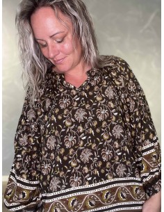 Brun bluse i viskose med blomsterprint og ballonærmer – TIPPY Collection 2