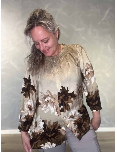 Beige skjorte i viskose med store blomster og frynsekrave – TIPPY Collection TIPPY 2