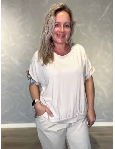Sandfarvet bluse i viskose med ensfarvet front – TIPPY Italian Select