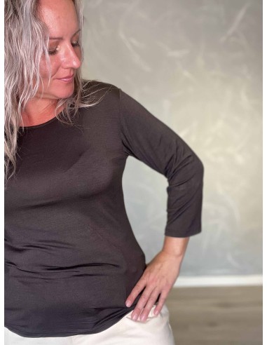Rund hals og 3/4-ærme på brun T-shirt – TIPPY