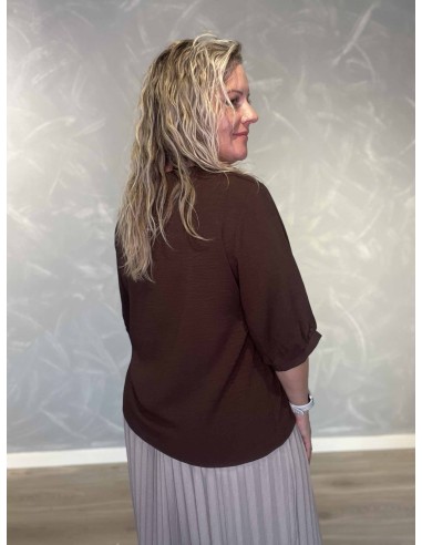 Bagside af brun bluse til kvinder – TIPPY