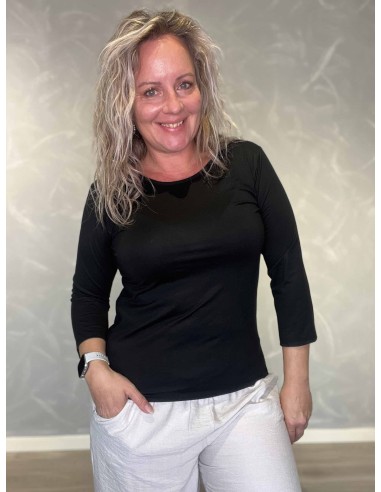 Sort T-shirt i 95% viskose og 5% elastan med 3/4-ærmer – TIPPY Collection