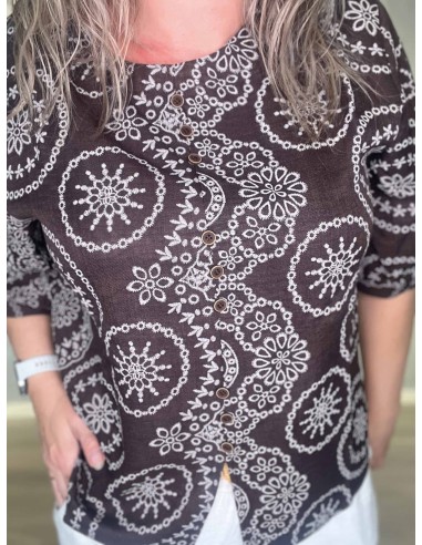 Tre sæt knapper på brun bluse med ornamentprint – TIPPY