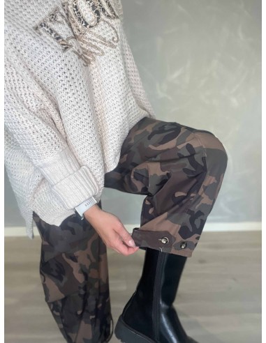 “Justerbar ankeldetalje på army camouflage baggybukser – TIPPY