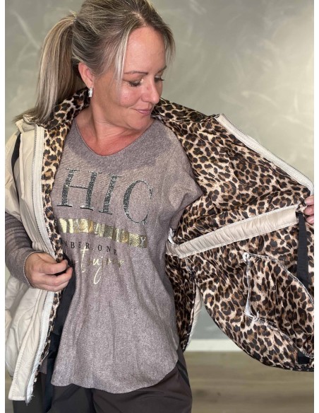 Leopardprintet foer og indvendigt taljebånd på beige vest – TIPPY