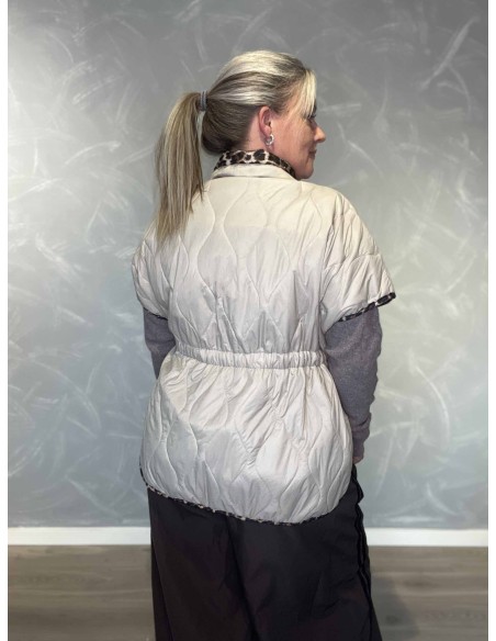 Bagside af beige vatteret vest til kvinder – TIPPY