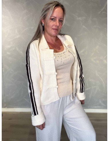 Offwhite strikcardigan i akryl, polyester og polyamid med sorte ærmestriber – TIPPY Italian Select