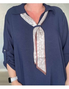 Navy bluse i polyester, viskose og elastan med mønstret tørklæde – TIPPY Italian Select 2