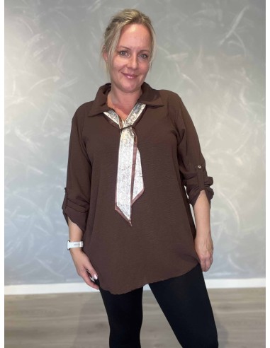 Brun bluse i polyester, viskose og elastan med mønstret tørklæde – TIPPY Italian Select
