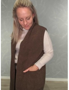 Brun lang plysvest i 73% polyester, 22% viskose og 5% elastan med store lommer – TIPPY Italian Select 2