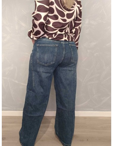 Bagside af blå barrel jeans til kvinder – Karostar hos TIPPY