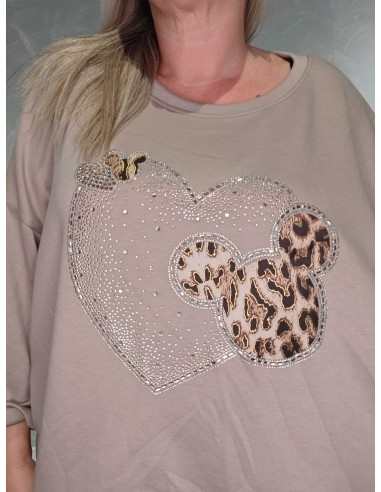 Similisten på Mickey-hjerte på beige oversize bluse – TIPPY