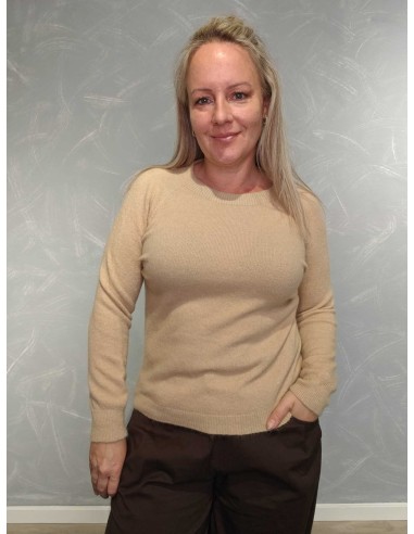 Beige alpakastrik i babyalpaka og uld med rund hals – TIPPY Collection
