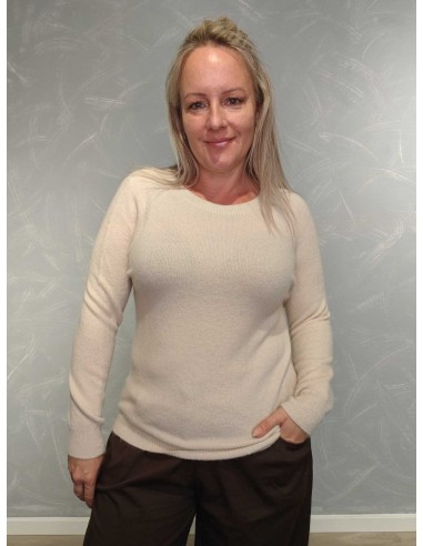 Sand alpakastrik i babyalpaka og uld med rund hals – TIPPY Collection