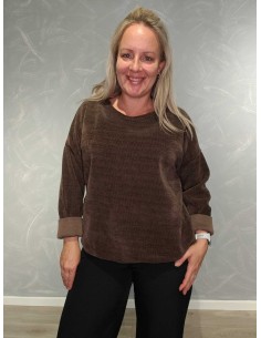 Brun fløjlsbluse i viskose med elastik i bunden – TIPPY Collection