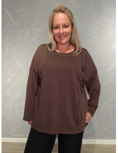Brun oversize bluse i bomuld med dekorative nitter – TIPPY