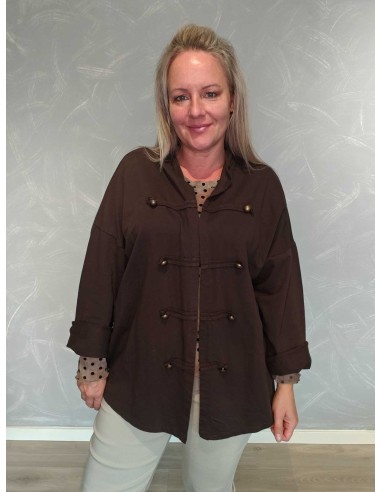 Brun cardigan med uniformsdetaljer og metalknapper – Italian Select TIPPY