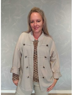 Sand cardigan med uniformsdetaljer og metalknapper – Italian Select TIPPY