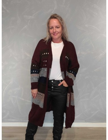 Bordeaux mix lang strikcardigan i akrylblanding med hulstrik – TIPPY Collection