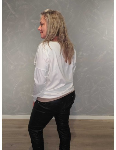 Bagside af hvid bluse til kvinder – TIPPY