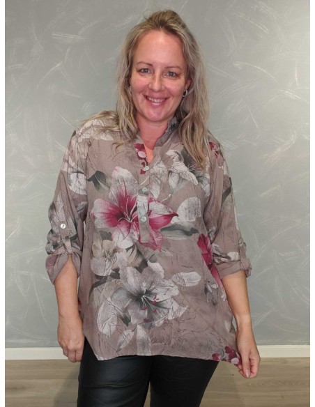 Taupe skjortebluse i viskose med stort blomsterprint – TIPPY Collection