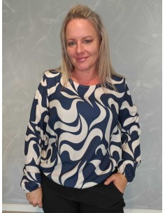 Navy bluse i bomuld med abstrakt print og elastikbund – Italian Select TIPPY”