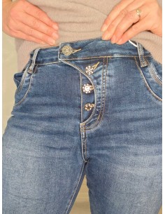 Blå Karostar jeans i denim med dekorativ knaplukning – TIPPY 2