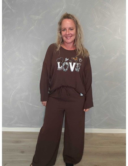 Brunt sæt i polyester og elastan med LOVE-motiv og similisten – TIPPY Collection
