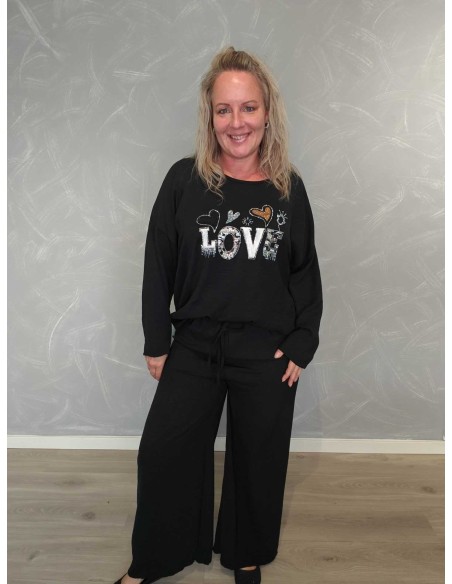 Sort sæt i polyester og elastan med LOVE-print og similisten – TIPPY Collection