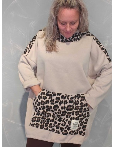 Kængurulomme med leopardprint på sandfarvet tunika – TIPPY